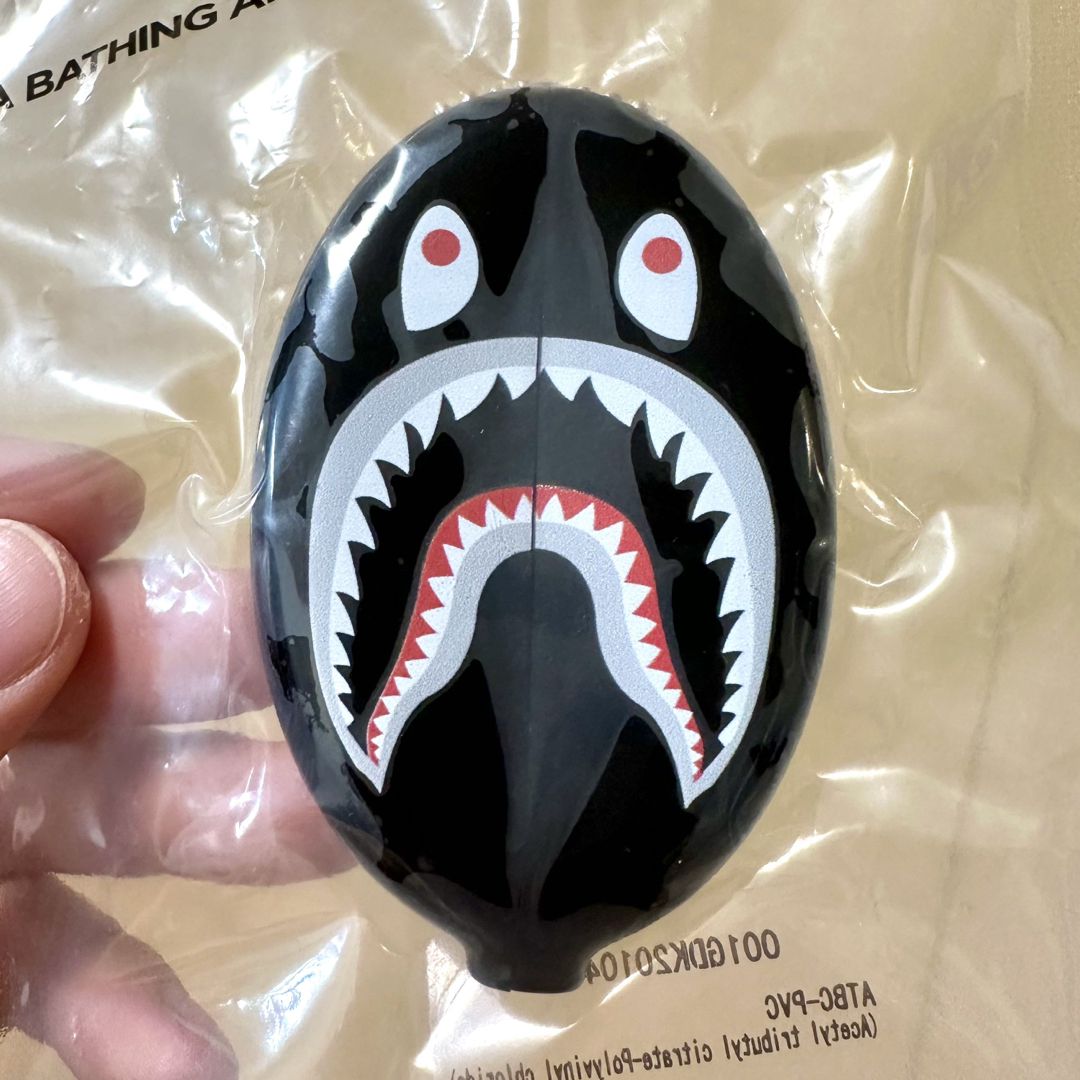 A BATHING APEシャークコインケース A BATHING APE - A BATHING APE - PVC SHARK COIN CASEの通販 by