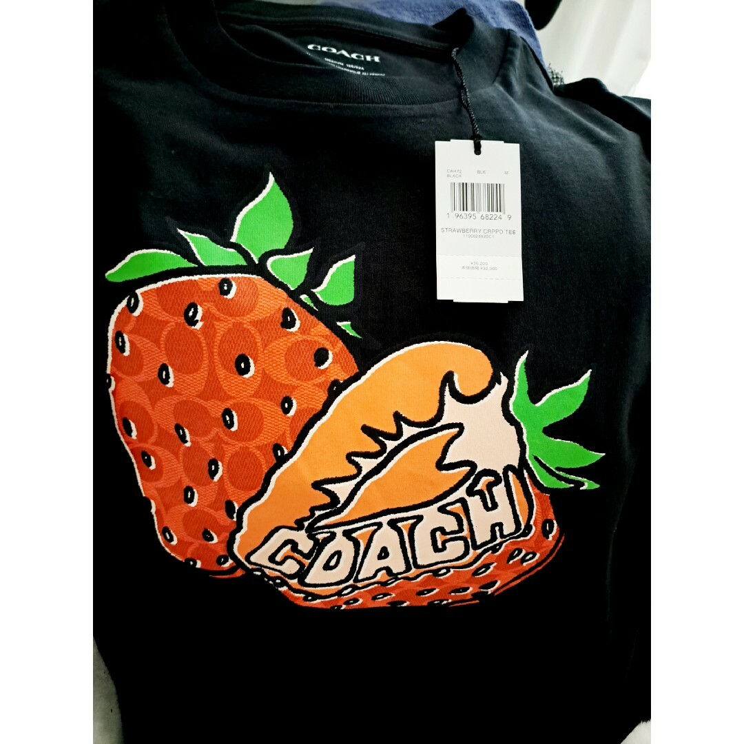 COACH　新品・タグ付き！ストロベリークロップドTシャツ　ブラック　サイズM COACH - COACH 新品・タグ付き！ストロベリークロップドTシャツ