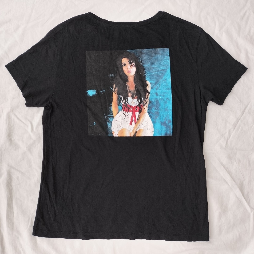 Amy Winehouse　エイミーワインハウス　Ｔシャツ　Ｍ　フォトＴ レディースのトップス(Tシャツ(半袖/袖なし))の商品写真