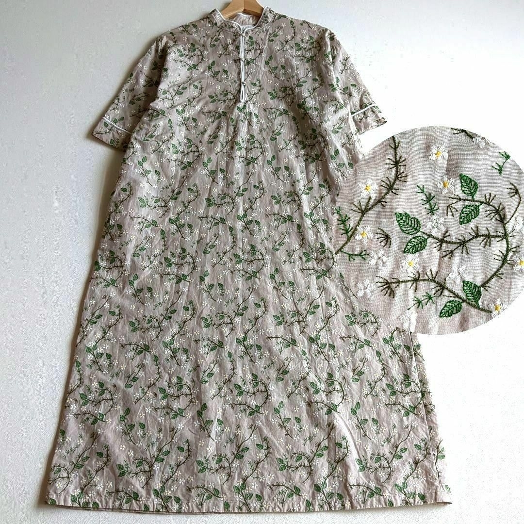 yuni(ユニ)のユニ 多色刺繍ワンピース 花 コットン シルク ロング マオカラー ゆったり F レディースのワンピース(ロングワンピース/マキシワンピース)の商品写真