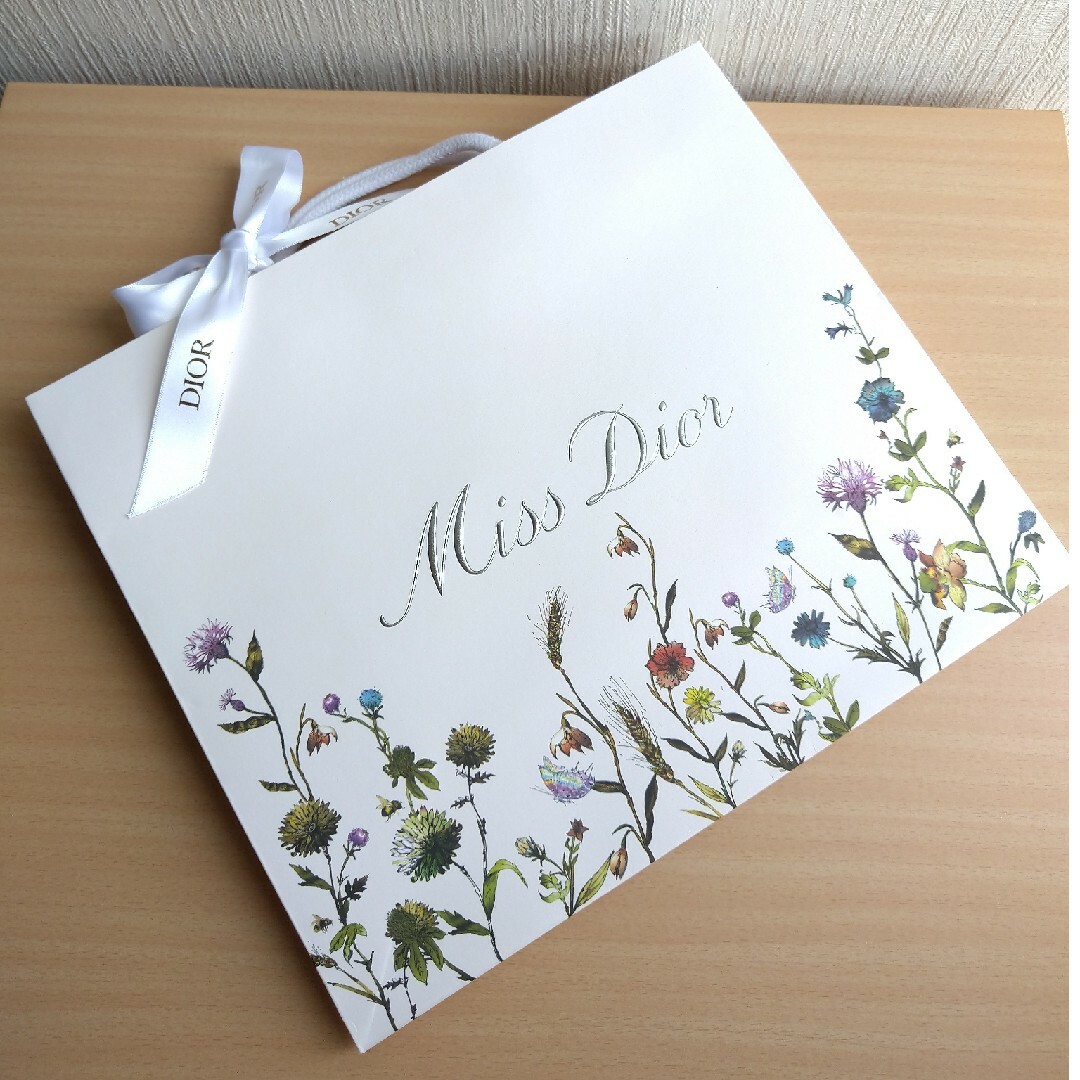 Dior(ディオール)の【2商品セット♡】ディオール 扇子 エンタメ/ホビーのコレクション(ノベルティグッズ)の商品写真