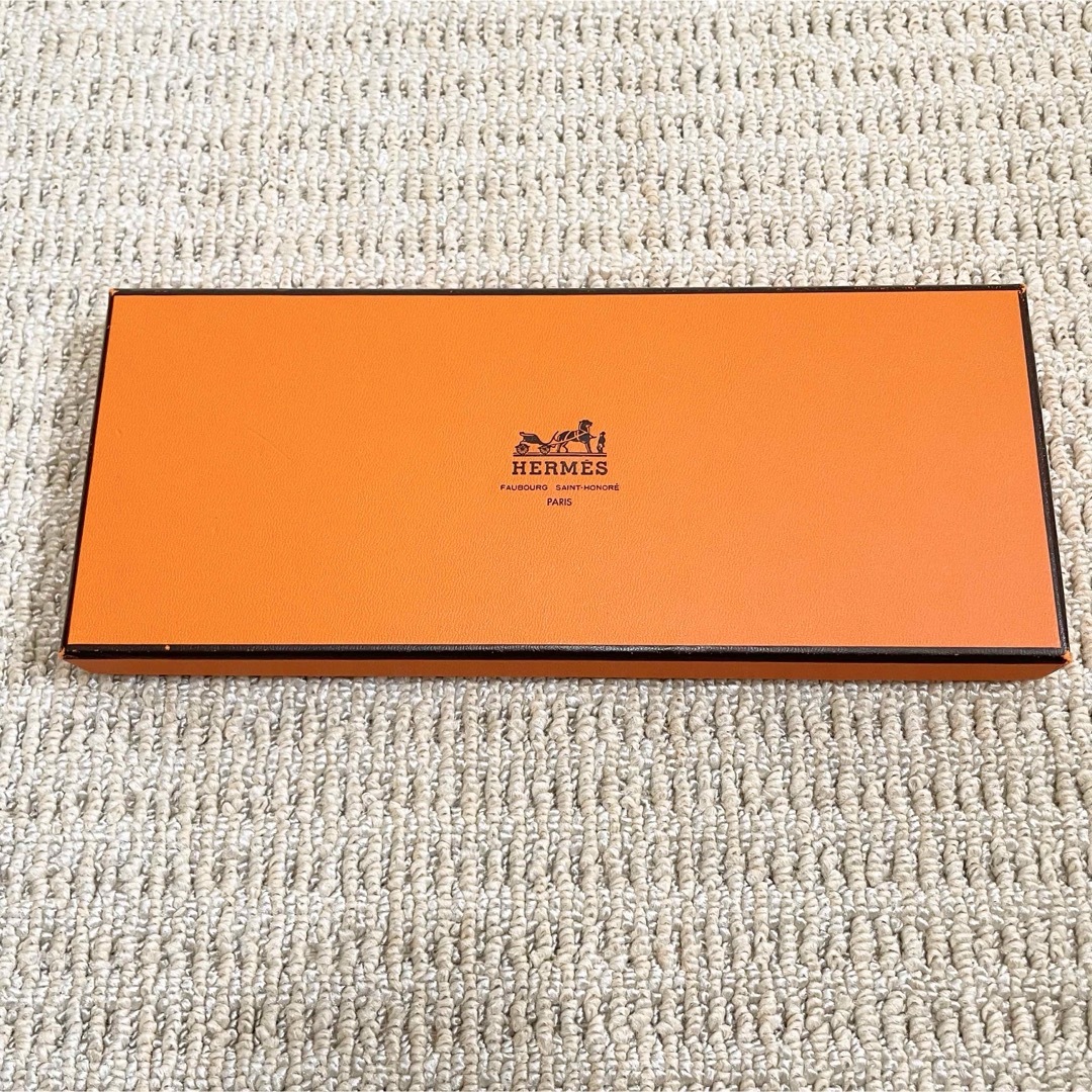 定番の中古商品 - HERMES 【美品】エルメス シルク100 オレンジ 箱付き ハンカチ 小物