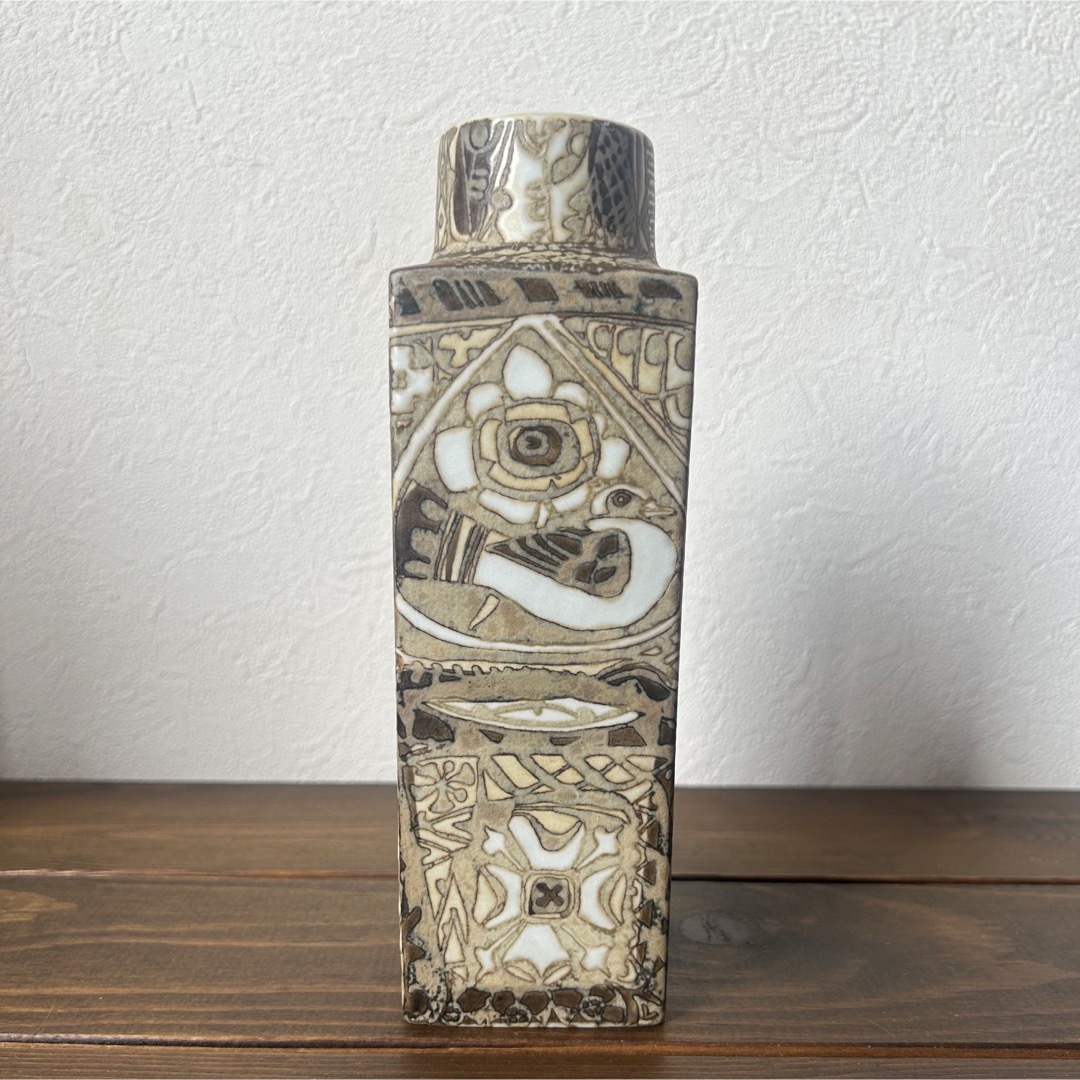 ROYAL COPENHAGEN(ロイヤルコペンハーゲン)のロイヤルコペンハーゲン Baca（バッカ）鳥と魚と花の花瓶　ファイアンス インテリア/住まい/日用品のインテリア小物(花瓶)の商品写真