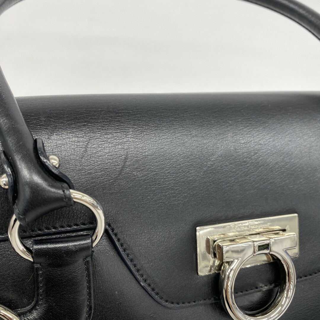 Ferragamo GINNY ラージ ショルダーバッグ 中古 フェラガモ FERRAGAMO レザー ガンチーニ ショルダーバッグ
