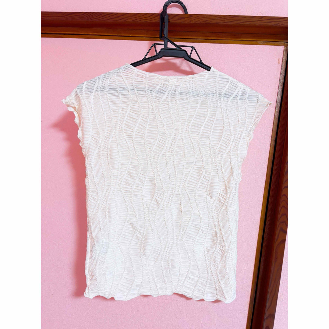 H&M(エイチアンドエム)のエイチアンドエム♡ノースリーブ　白💕 レディースのトップス(カットソー(半袖/袖なし))の商品写真