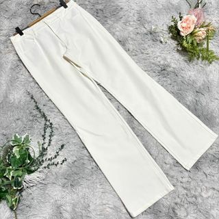 ユニクロ(UNIQLO)の【UNIQLO】ホワイト ストレートストレッチパンツ(カジュアルパンツ)
