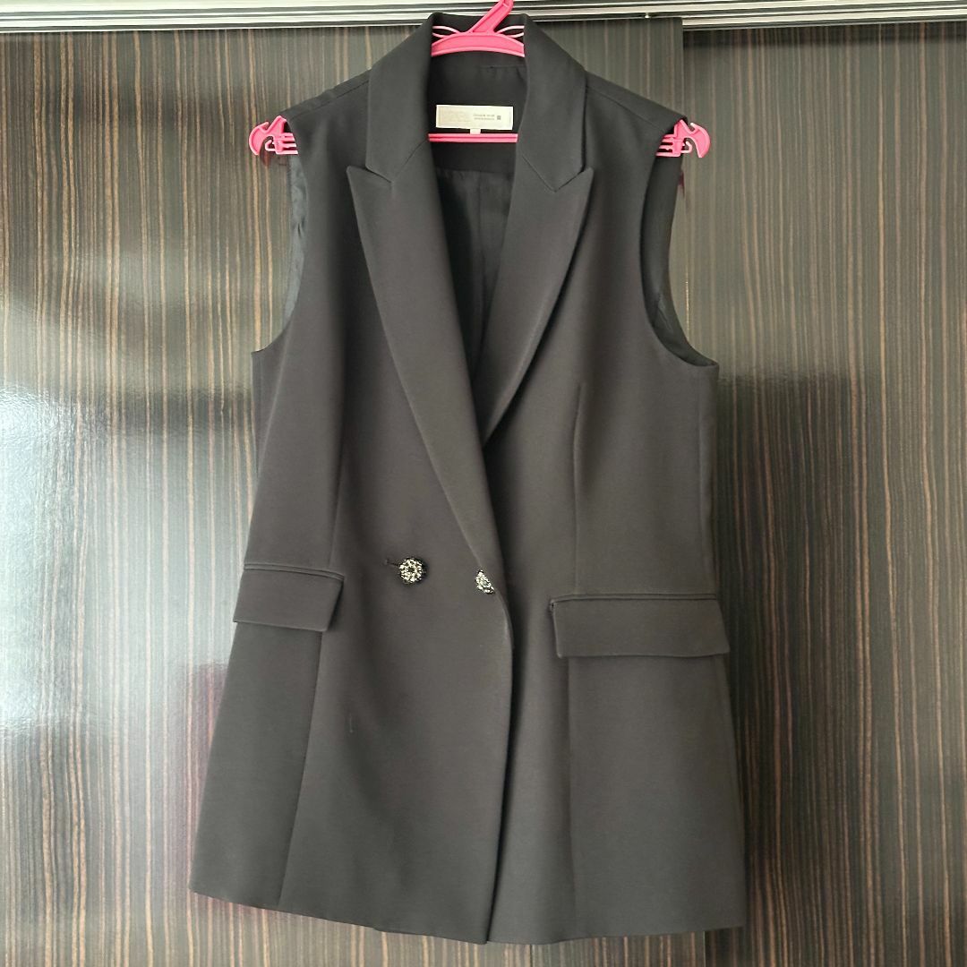 ZARA ラインストーンボタン ロングベスト ブラック S - メルカリ
