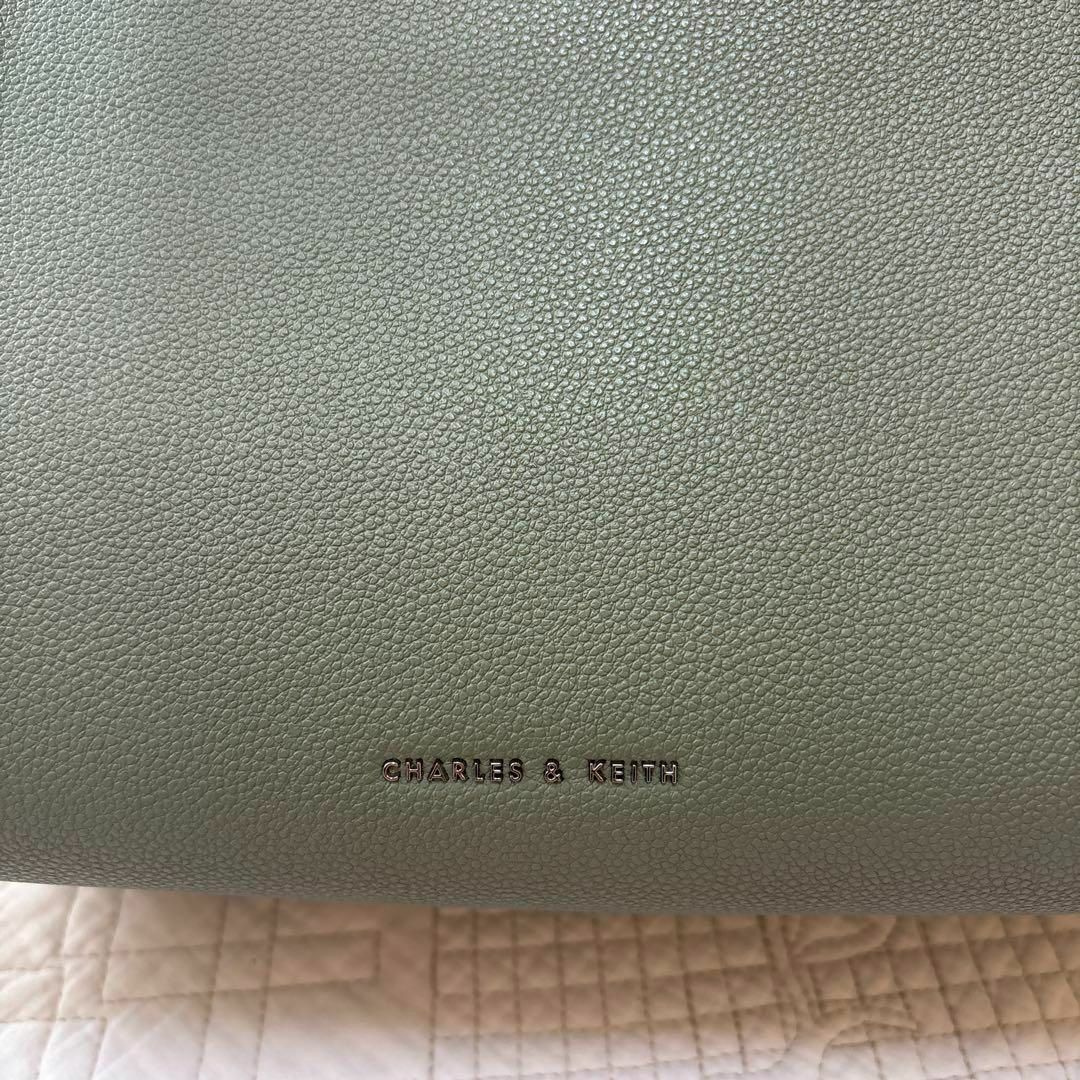 Charles and Keith(チャールズアンドキース)のCHARLES & KEITHジオメトリック ストラクチャーシティバッグ2way レディースのバッグ(ショルダーバッグ)の商品写真