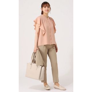 アオヤマ(青山)の新品　洋服の青山　ショルダー　フリル　ブラウス　フレンチスリーブ　ウォッシャブル(シャツ/ブラウス(半袖/袖なし))