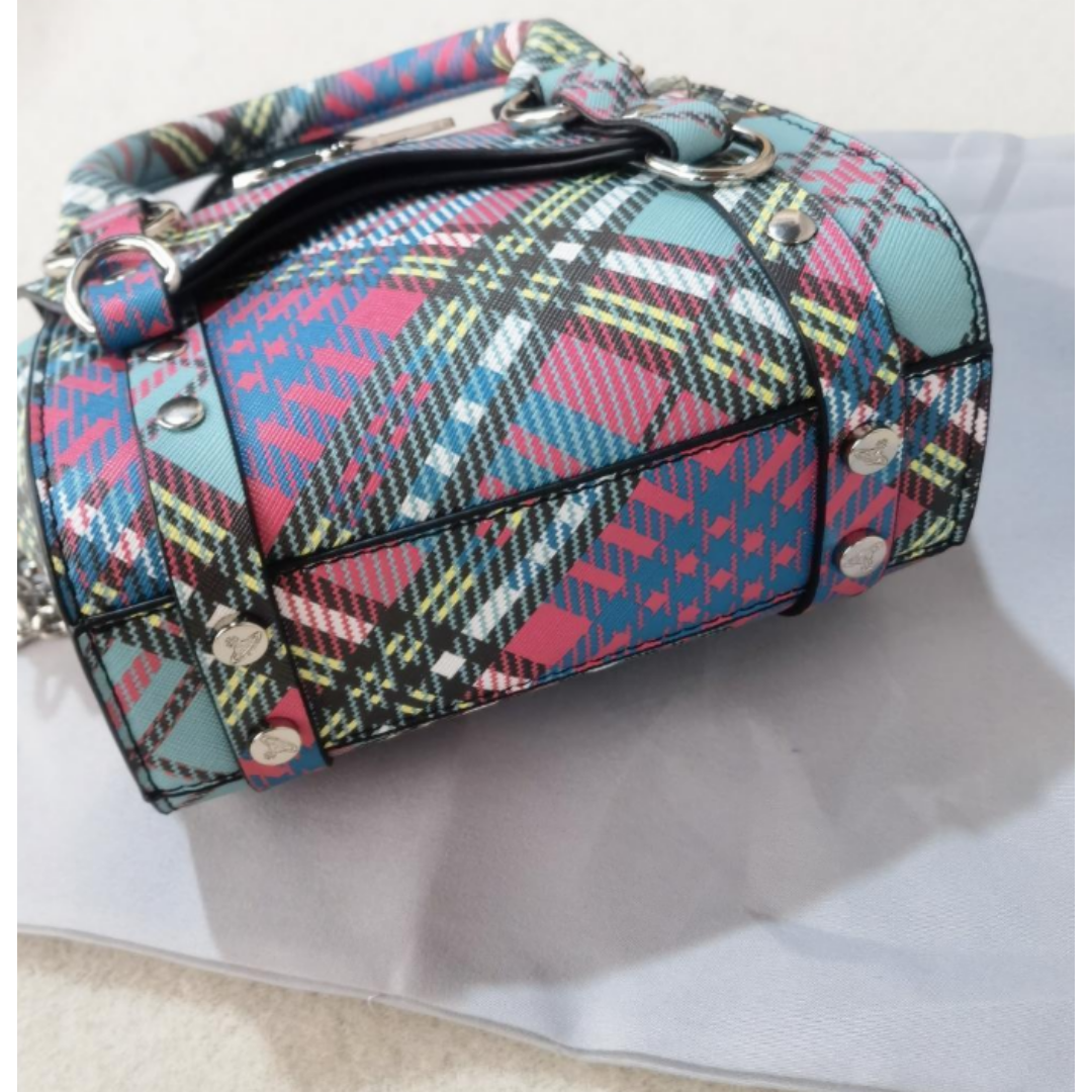 Vivienne Westwood★チェーンショルダーバッグ チェック柄 Vivienne Westwood☆チェーンショルダーバッグ チェック柄