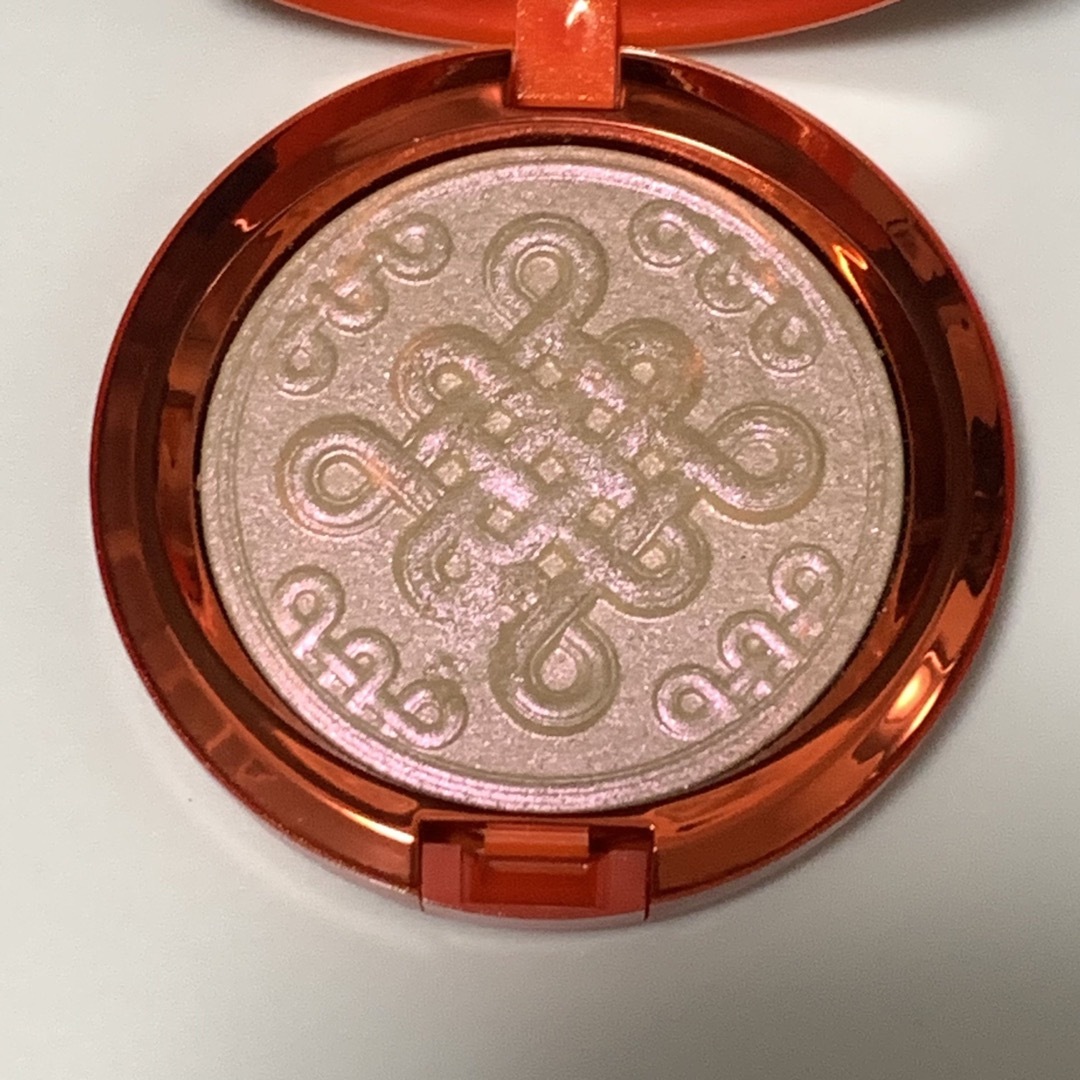 MAC(マック)のMAC エクストラ ディメンション スキンフィニッシュ ショーゴールド コスメ/美容のベースメイク/化粧品(フェイスカラー)の商品写真