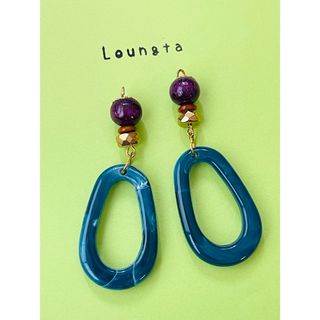71029ハンドメイドピアス 樹脂ピアス(ピアス)