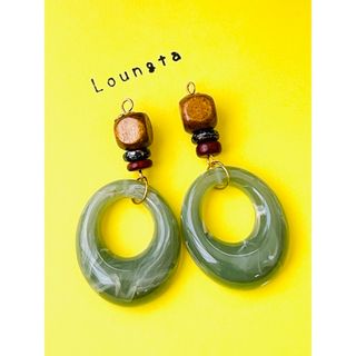 71031ハンドメイドピアス 樹脂ピアス(ピアス)
