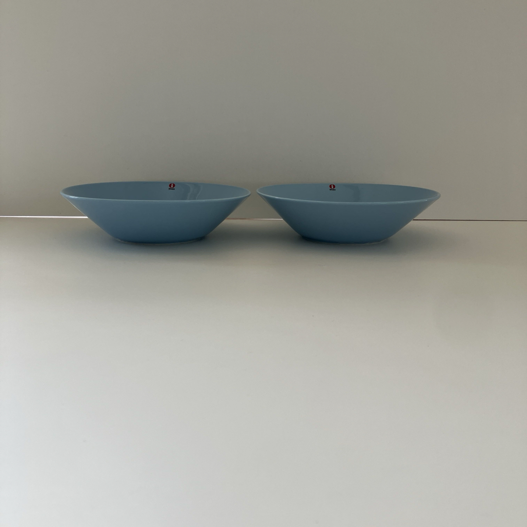 iittala(イッタラ)の新品廃盤イッタラ　ティーマ　21cm ボウル　ライトブルー　２枚 インテリア/住まい/日用品のキッチン/食器(食器)の商品写真