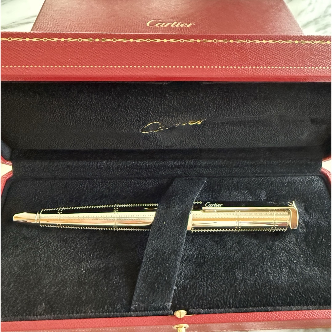 Cartier(カルティエ)のカルティエ　シルバー　サインペン インテリア/住まい/日用品の文房具(ペン/マーカー)の商品写真