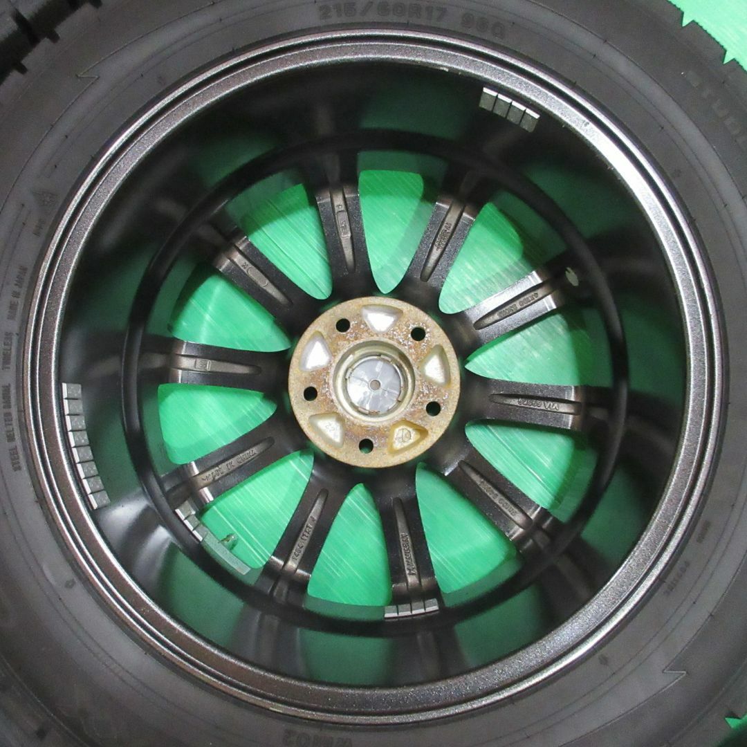 DUNLOP(ダンロップ)の良品 エルグランド 215/60R17 2024年バリ山スタッドレス オデッセイ 自動車/バイクの自動車(タイヤ・ホイールセット)の商品写真