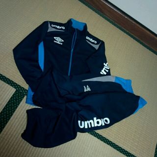 アンブロ(UMBRO)のブロ　速完売人気　セットアップ　ジャージ

まぁまぁお値段はしました。
しっ(その他)