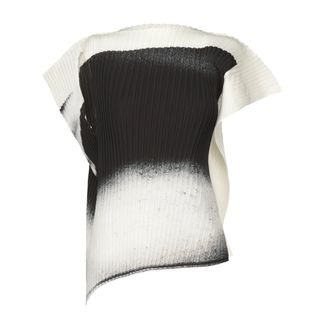 イッセイミヤケ(ISSEY MIYAKE)のISSEY MIYAKE SHADOW STUDY PLEATS トップス(カットソー(半袖/袖なし))