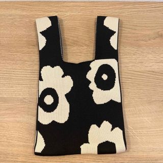 ニットバッグ　ミニバッグ　エコバッグ　マリメッコ風　花柄　黒と白(エコバッグ)