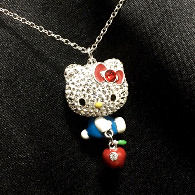 SWAROVSKI(スワロフスキー)の処分価格【SWAROVSKI】Hello Kitty ペンダント レディースのアクセサリー(ネックレス)の商品写真