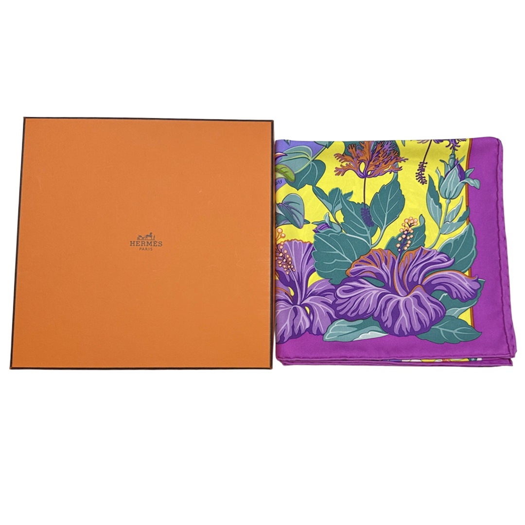 HERMES(エルメス)のエルメス HERMES スカーフ カレ90 FLAMINGO PARTY フラミンゴパーティー レディース ブランド シルク パープル マルチカラー パープル系 アニマル 動物 鳥 植物 ジャングル 【中古】 レディースのファッション小物(バンダナ/スカーフ)の商品写真