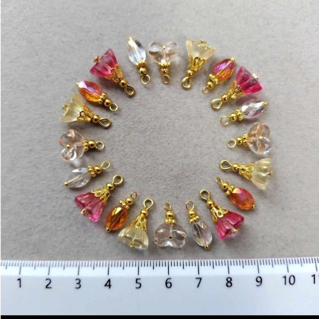 811.ハンドメイドコネクターチャーム ハンドメイドの素材/材料(各種パーツ)の商品写真