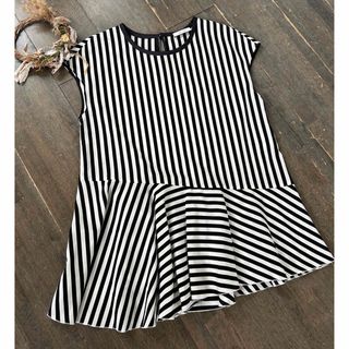 デプレ(DES PRES)の【美品♪】DES PRES フレンチスリーブ　ぺプラム　プルオーバー　ボーダー(カットソー(半袖/袖なし))