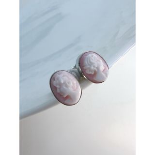 カメオ ピアス  18KWG 1.7g (ピアス)