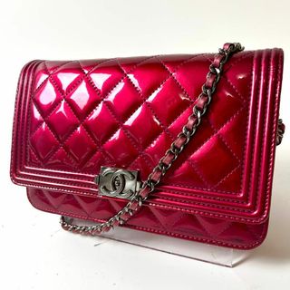 シャネル(CHANEL)のシャネル　マトラッセ ボーイシャネル　エナメル　チェーン　ショルダーバッグ(ショルダーバッグ)