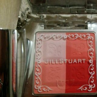 ジルスチュアート(JILLSTUART)の限定色残量9割以上ジルチークブラシ付き(チーク)