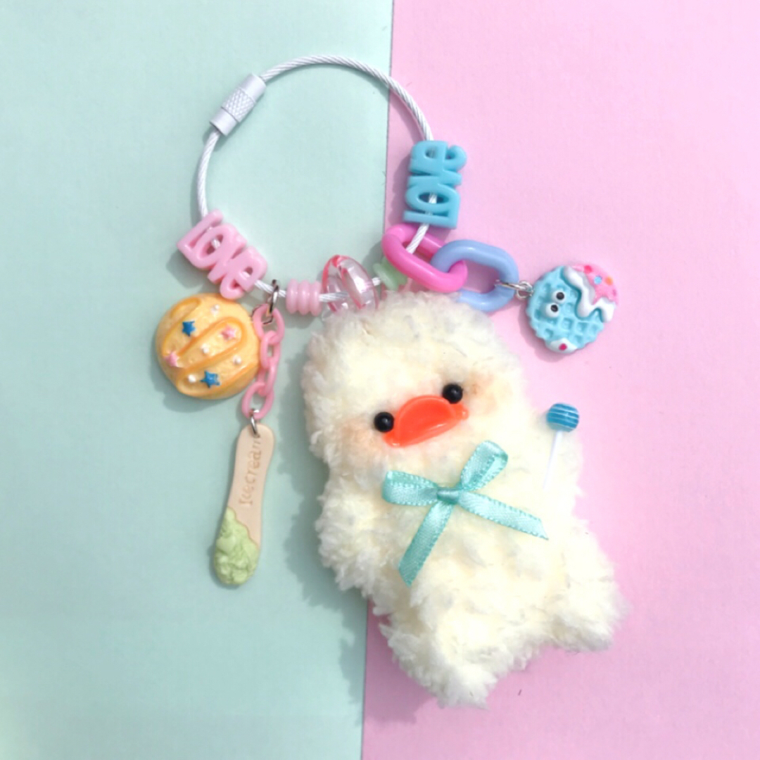 ハンドメイド⋆꙳ モールドール じゃらじゃらキーホルダー ひよこ ハンドメイドのアクセサリー(キーホルダー/ストラップ)の商品写真