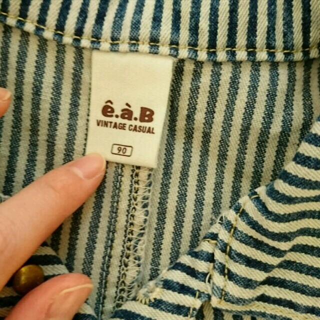 e.a.B(エーアーベー)のeaB ストライプ春ジャケット 90センチ 美品 キッズ/ベビー/マタニティのキッズ服男の子用(90cm~)(ジャケット/上着)の商品写真