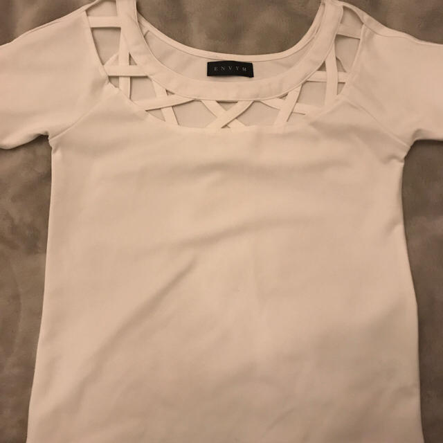 ENVYM(アンビー)のネッククロスデザインT-SH レディースのトップス(Tシャツ(半袖/袖なし))の商品写真