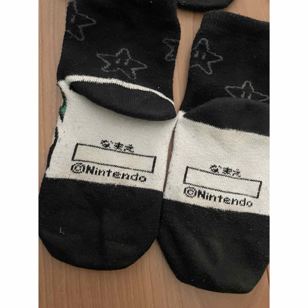 BANDAI(バンダイ)のキッズ　キャラクター　靴下　中古　4足　セット　マリオ　新品　こども　 キッズ/ベビー/マタニティのこども用ファッション小物(靴下/タイツ)の商品写真