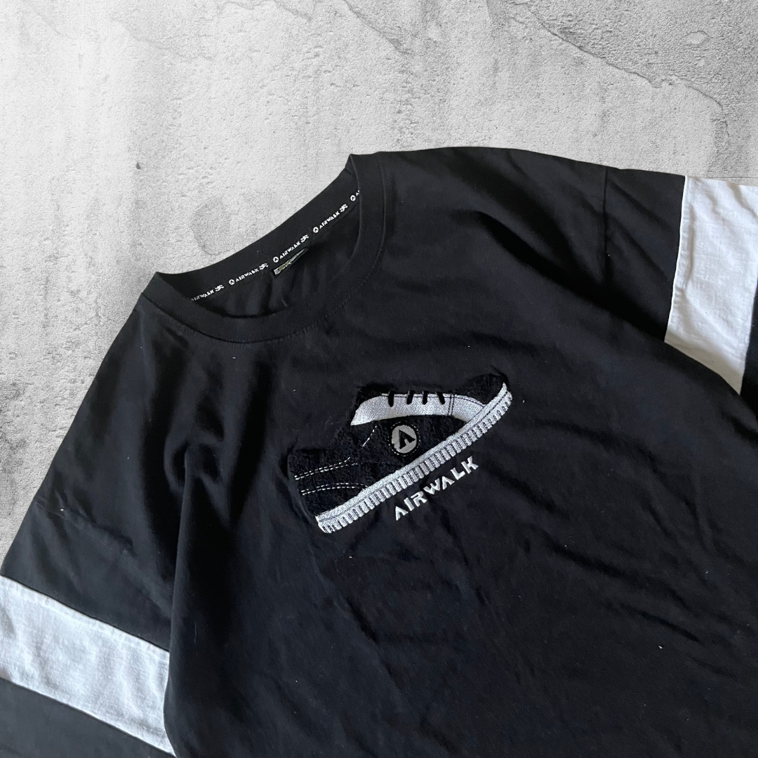 ストリート系 AIRWALK Tシャツ 袖切替 モノトーンカラー ユニセックス メンズのトップス(Tシャツ/カットソー(半袖/袖なし))の商品写真