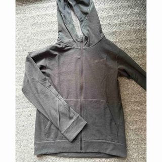 ナイキ(NIKE)のNike キッズパーカー　140-150(ジャケット/上着)