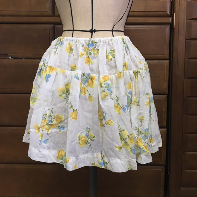 flower(フラワー)の花柄 スカート ❁*. 春 白 レディースのスカート(ミニスカート)の商品写真