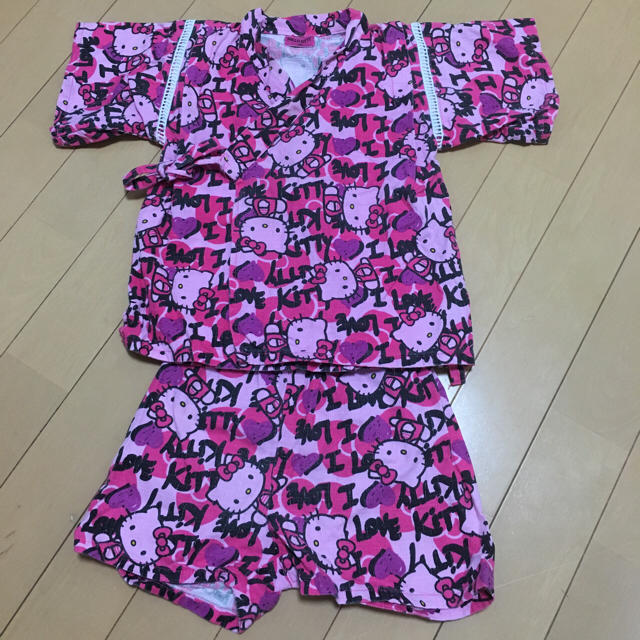 サンリオ(サンリオ)のキティ ジンベイ キッズ/ベビー/マタニティのキッズ服女の子用(90cm~)(甚平/浴衣)の商品写真