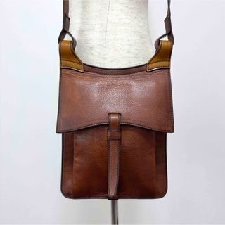 ベルルッティ(BERLUTI)の幻の名作 ベルルッティ リヴィエール ルージュ パティーヌレザーショルダーバッグ(ショルダーバッグ)