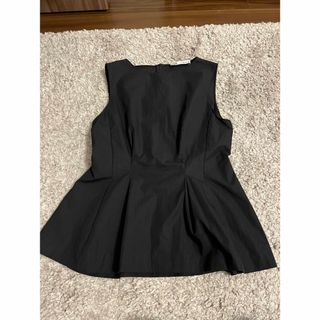 ザラ(ZARA)のZARA ぺプラムトップス　サイズM(カットソー(半袖/袖なし))