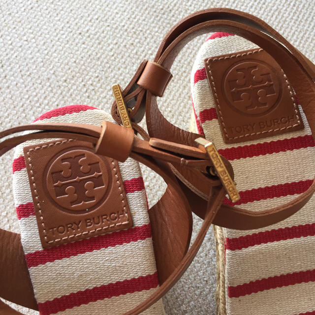 Tory Burch(トリーバーチ)の【kinako様専用】【美品】トリーバーチ サンダル レディースの靴/シューズ(サンダル)の商品写真