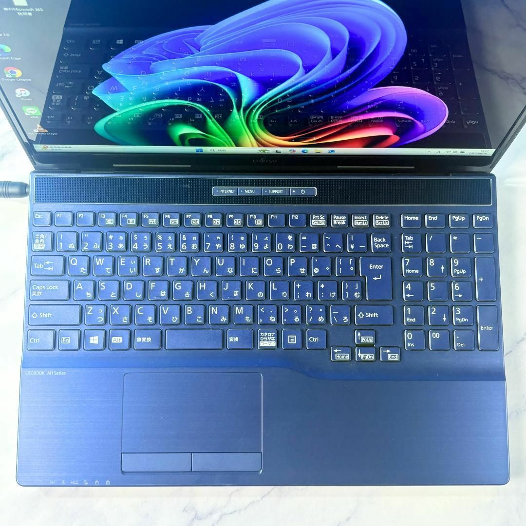 富士通(フジツウ)の美品！8世代Core i7・16GB・SSD512・DVDマルチ・ノートパソコン スマホ/家電/カメラのPC/タブレット(ノートPC)の商品写真