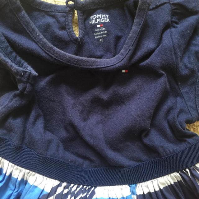 TOMMY HILFIGER(トミーヒルフィガー)の4Tトミーのワンピース キッズ/ベビー/マタニティのキッズ服女の子用(90cm~)(ワンピース)の商品写真