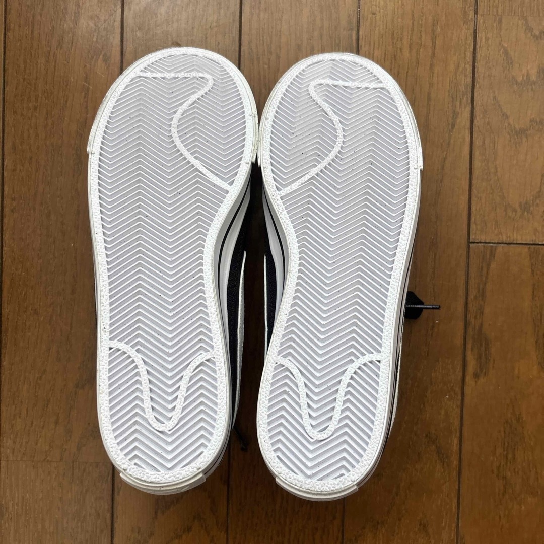 NIKE(ナイキ)のNIKE W COURT LEGACY NN WDH3161 レディースの靴/シューズ(スニーカー)の商品写真