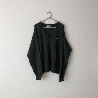 刺繍ワッペン付き　Vネックニット(ニット/セーター)