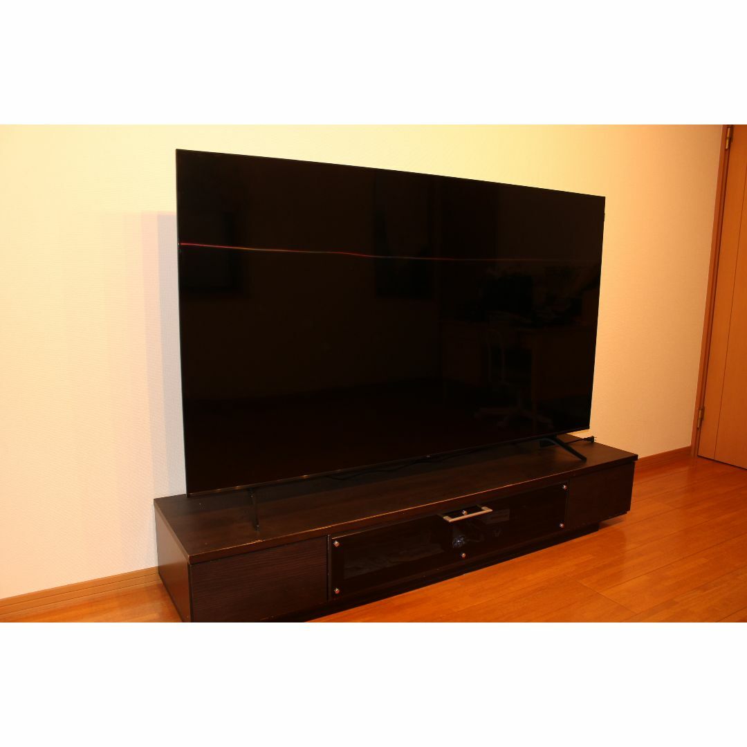 TCL(ティーシーエル)の美品 TCL 75T8B 2024年製 75インチ大迫力4K地デジネット動画対応 スマホ/家電/カメラのテレビ/映像機器(テレビ)の商品写真
