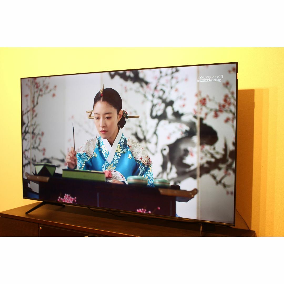 TCL(ティーシーエル)の美品 TCL 75T8B 2024年製 75インチ大迫力4K地デジネット動画対応 スマホ/家電/カメラのテレビ/映像機器(テレビ)の商品写真