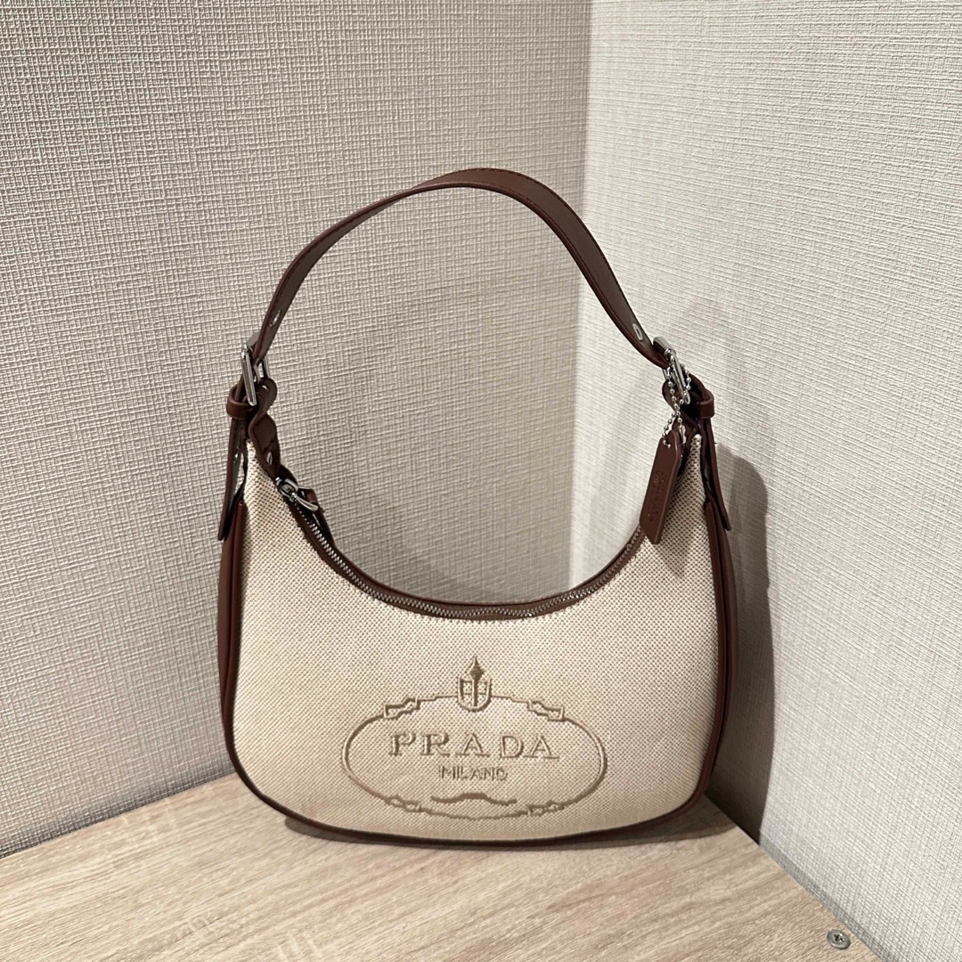 PRADA - 新品未使用 PRADA プラダ ショルダーバッグ レッド