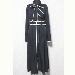 アンドクチュール(And Couture)の美品 24AW AND COUTURE アンドクチュール 配色パイピングボウタイ付きワンピース 09-2425100262 サイズF ネイビー レディース 古着 中古 USED(ロングワンピース/マキシワンピース)