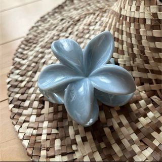 新品　プルメリア　ヘアクリップ  水色　マーブル　ヘアークリップ　髪留め(バレッタ/ヘアクリップ)